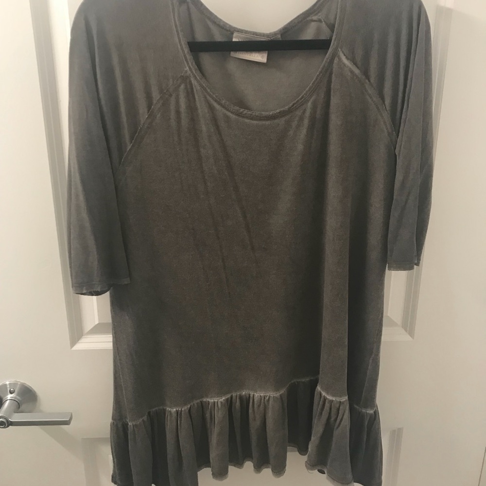 Charcoal Burnout Ruffle Bottom Tee